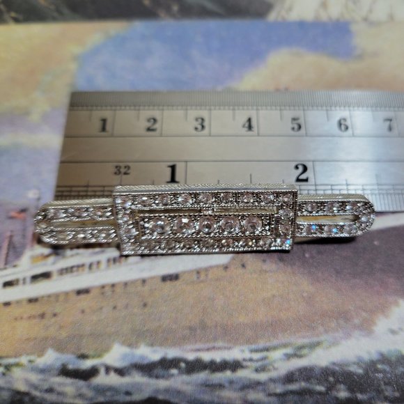 Estate Signed Art Deco Styled Icy Crystal Clear Rhinestone Brooch Pin - Picture 2 of 9